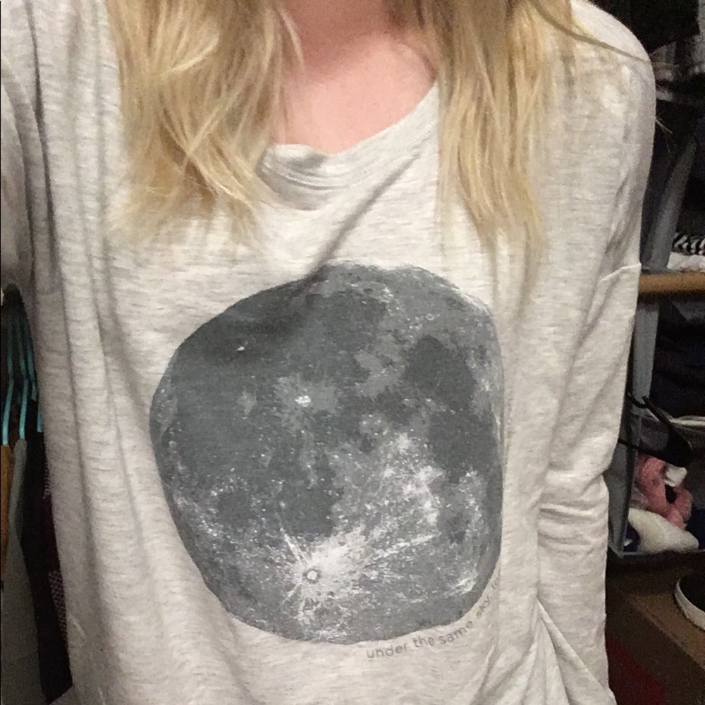 Gray graphic long sleeve